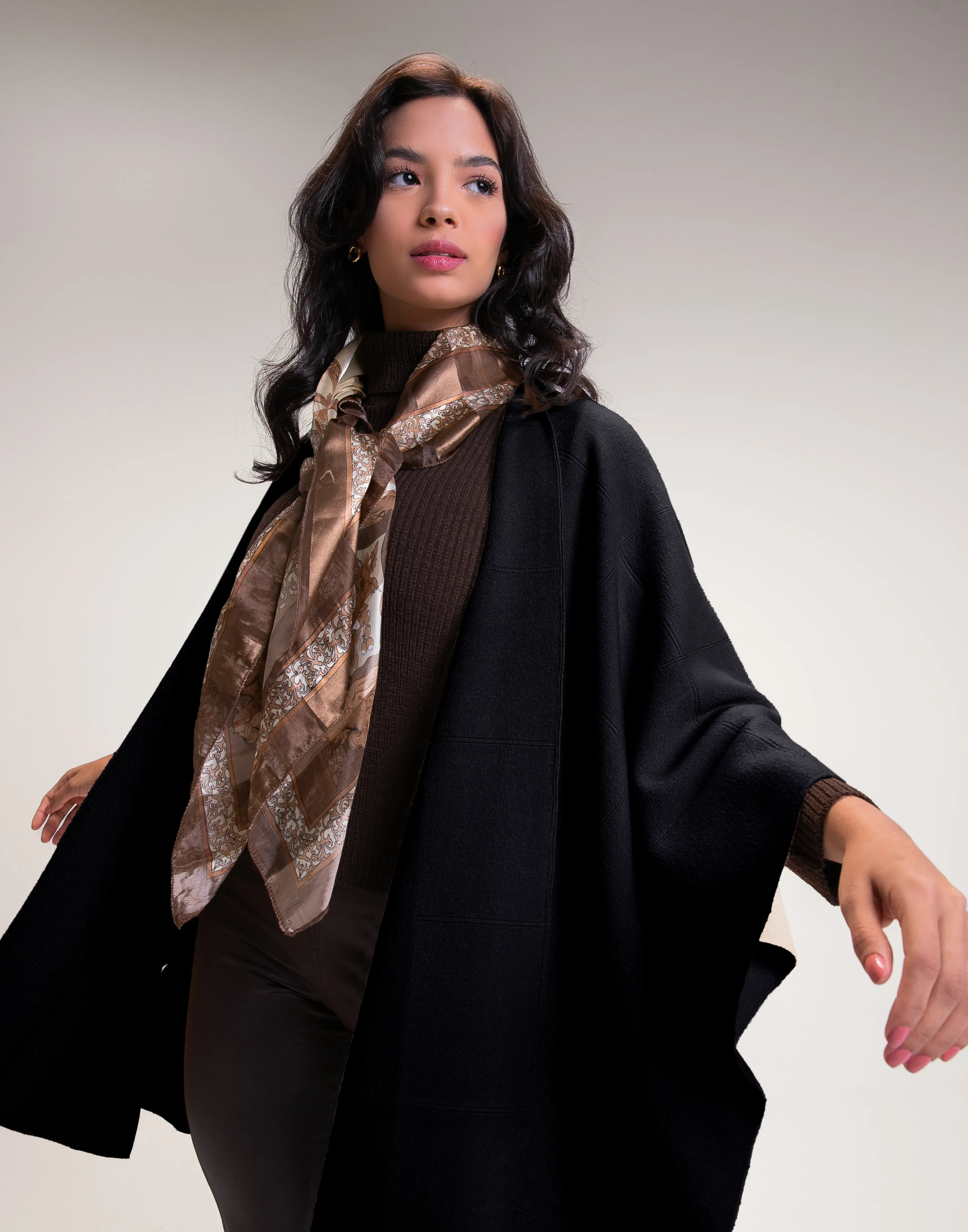 Poncho Strim Preto U